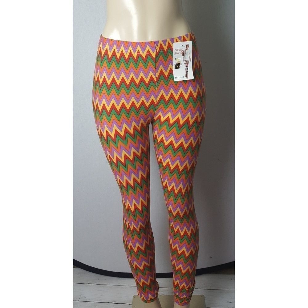 NWT Colorful Fashion  Leggings Size M/L Stlye 1